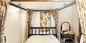 Traditional British Cottage Annex | Bed sheets - Gasthof Ami (Nikko)