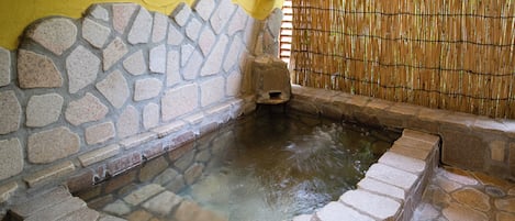 Traditional British Cottage Annex | Bathroom | Free toiletries, hair dryer, slippers, bidet