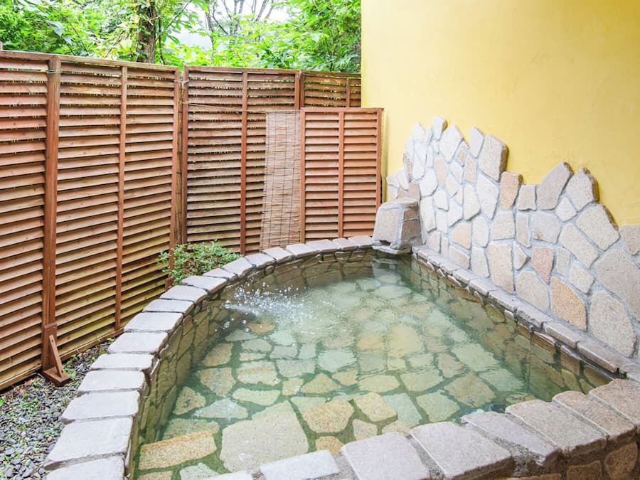 Standard Twin Room, Non Smoking (Main Building) | Bathroom | Free toiletries, hair dryer, slippers, bidet