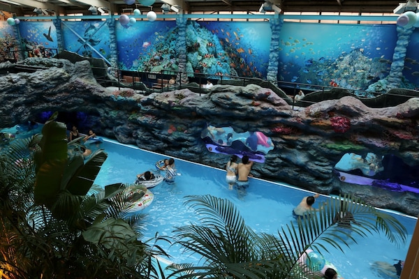 3 piscines couvertes, 2 piscines extérieures