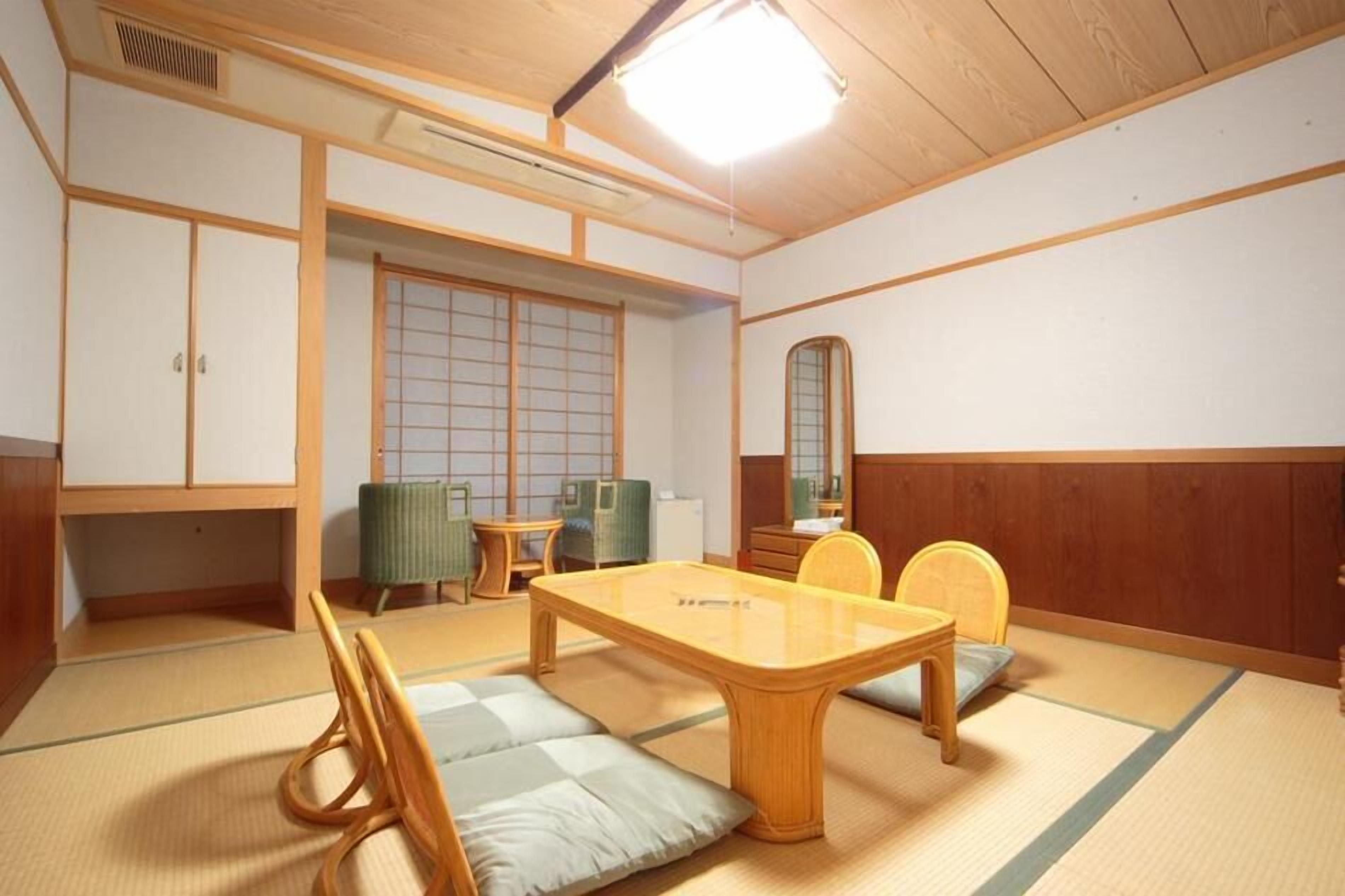 japanese style room | in-room safe, free wired internet, bed sheets