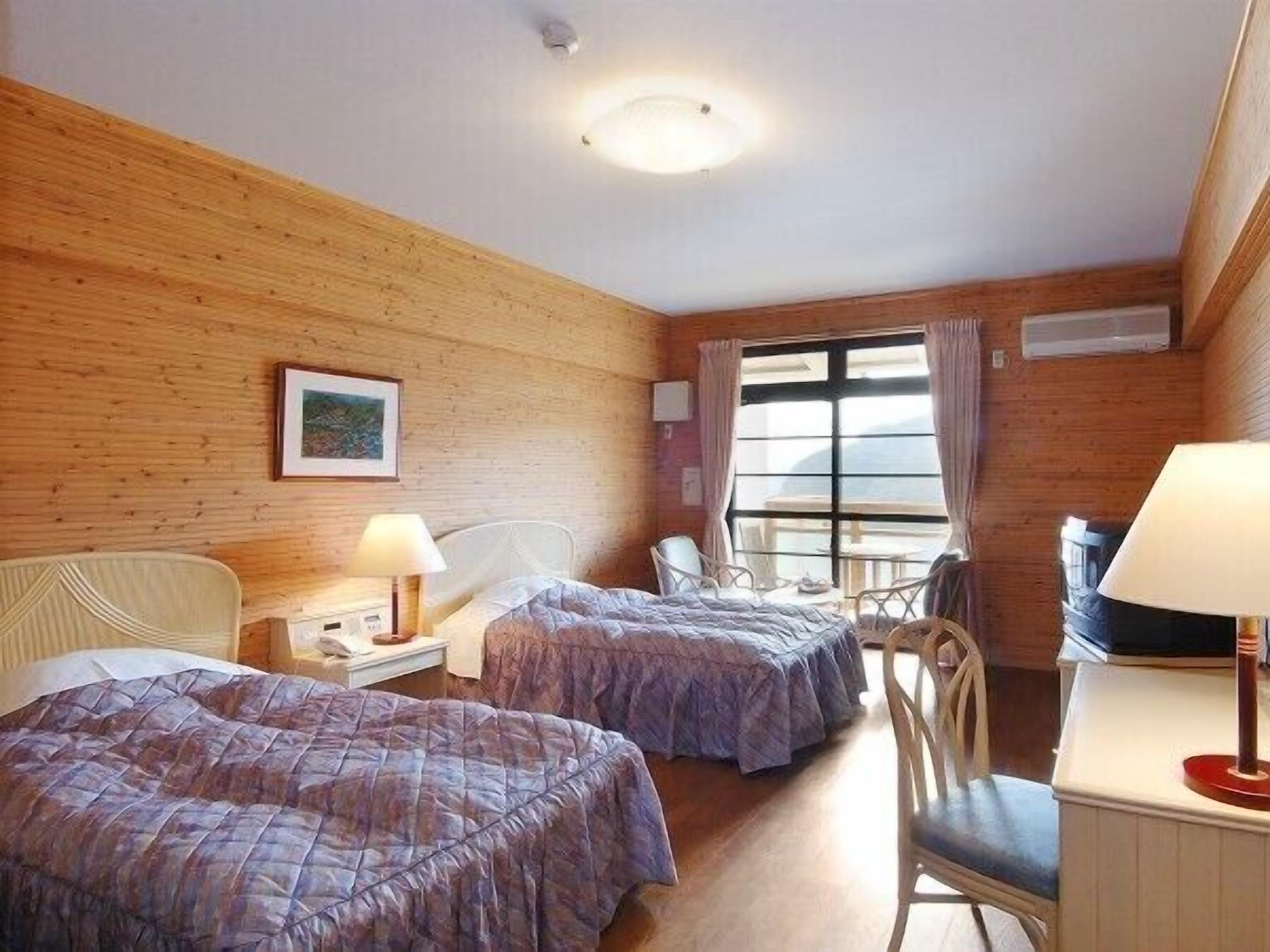 twin room | in-room safe, free wired internet, bed sheets