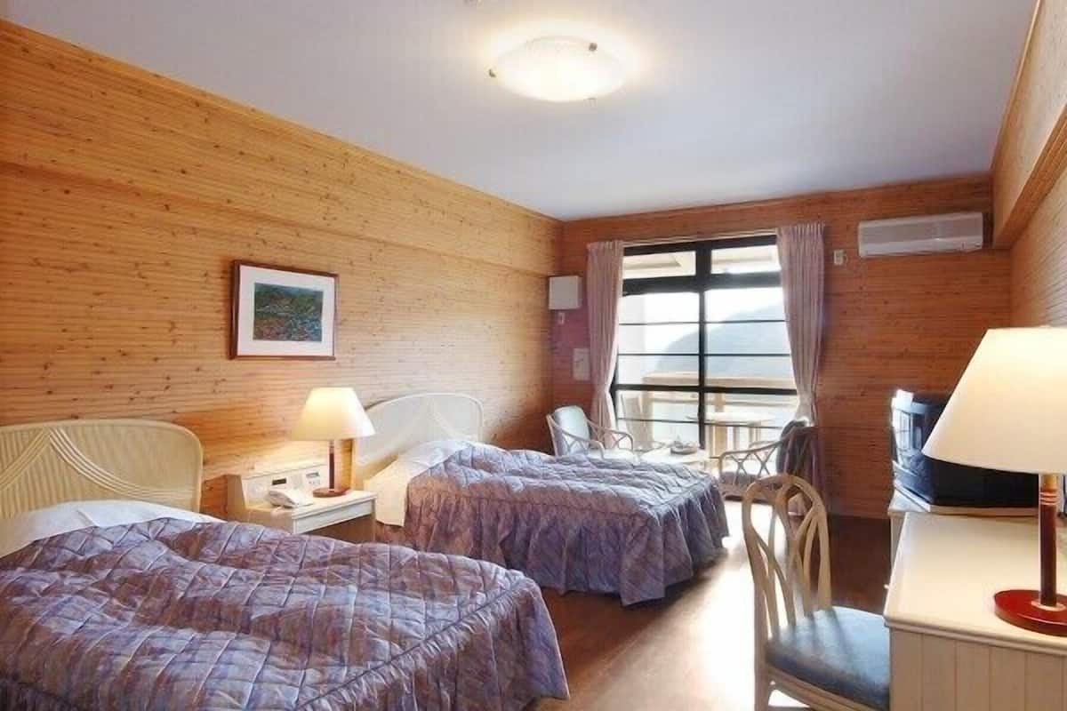 twin room | in-room safe, free wired internet, bed sheets