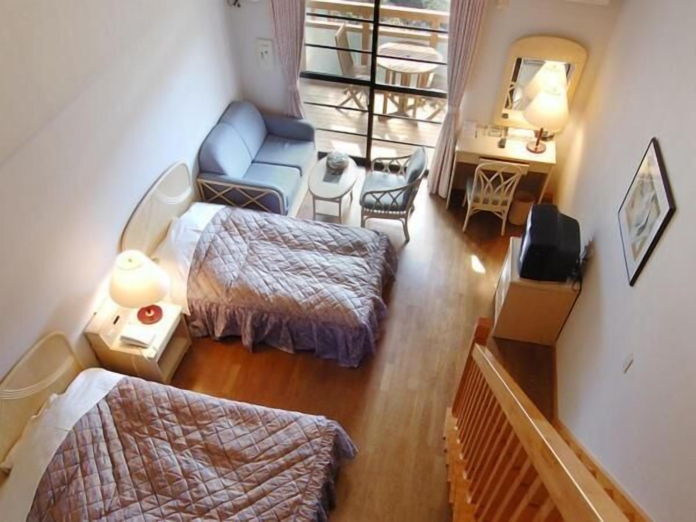 in-room safe, free wired internet, bed sheets