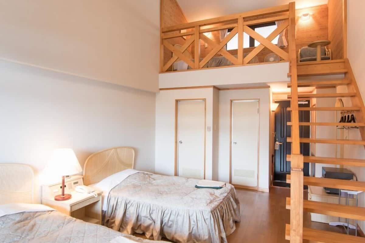 in-room safe, free wired internet, bed sheets