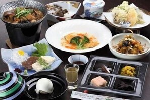 Food and drink - Ryokan Tamanashi Onsen Ebisuya (Kaneyama)