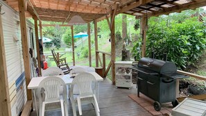 Tempat makan outdoor