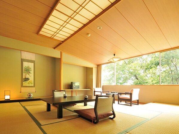 Basic Room, Japanese Style, 10 Tatami (New Building) | Premium bedding, in-room safe, desk, iron/ironing board - Ginshotei Awashima (Numata)