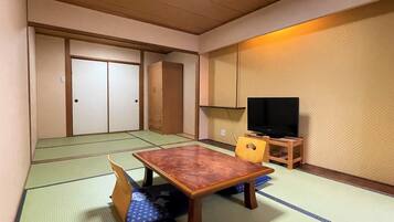 Japanese Style Room for 4 People, Private Toilet | In-room safe, bed sheets