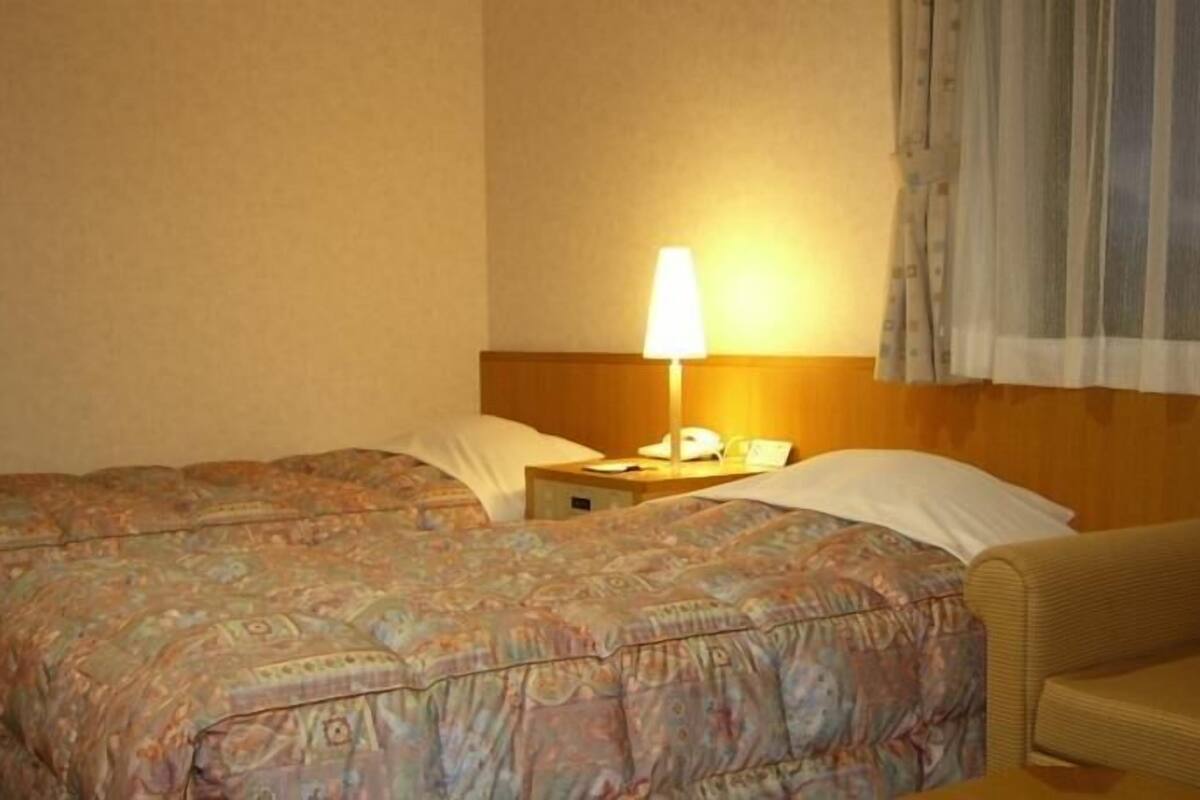 free cots/infant beds, rollaway beds, free wifi