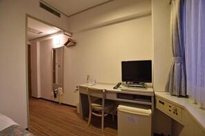 Desk, iron/ironing board, free WiFi - City Park Hotel Hachinohe (Hachinohe)