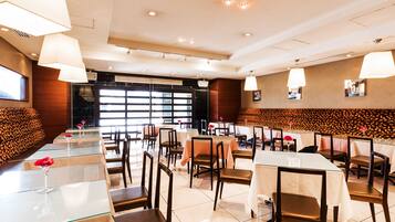 4 restaurants, Japanese cuisine