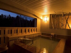 Combined shower/tub, deep soaking tub, free toiletries, hair dryer - Hotel Akankoso (Kushiro)