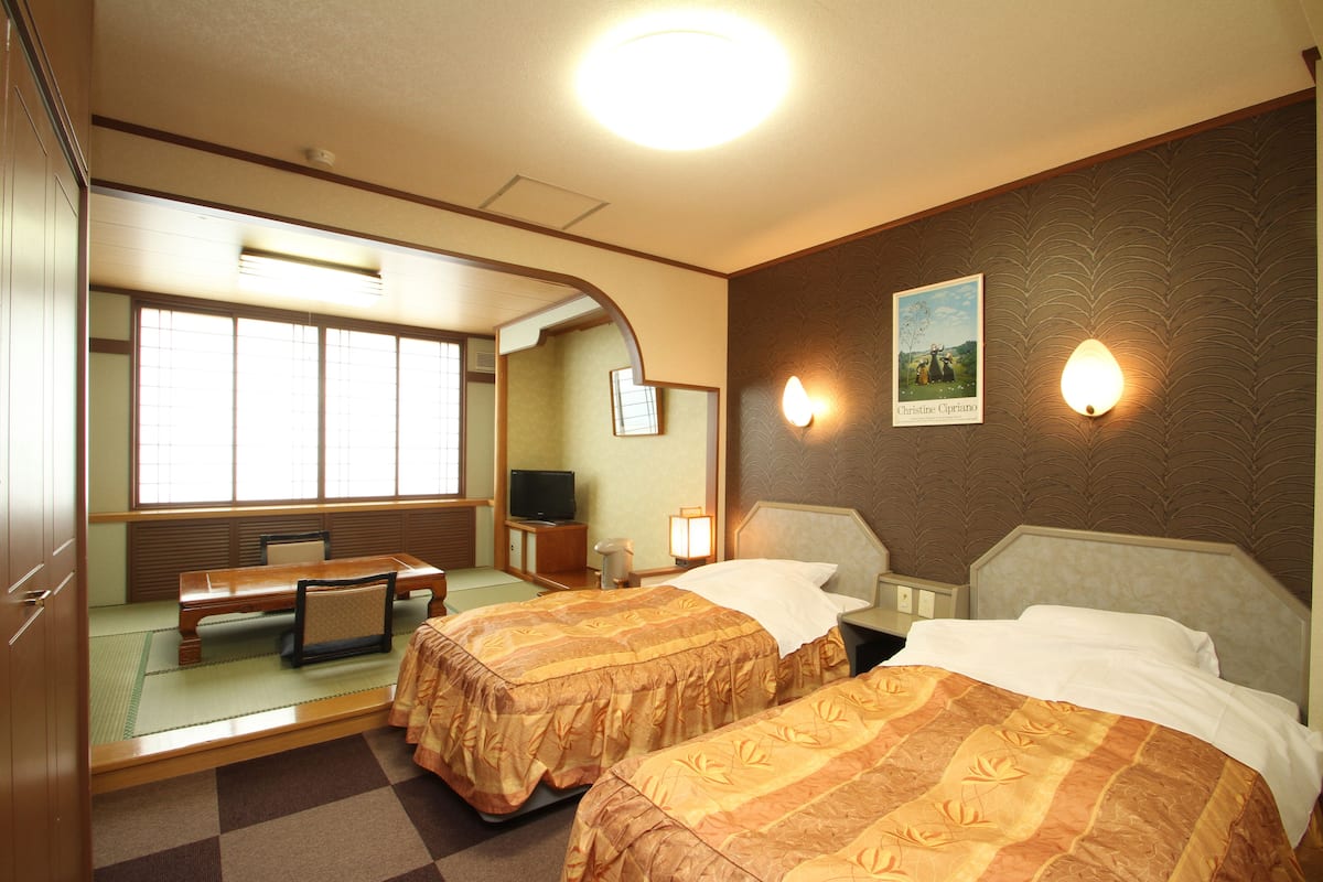 Japanese Western Room with no view