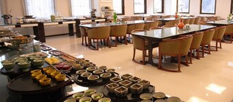 Kurobe Gorge Truck Train Ekimae Feel Unazuki