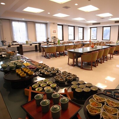 Kurobe Gorge Truck Train Ekimae Feel Unazuki