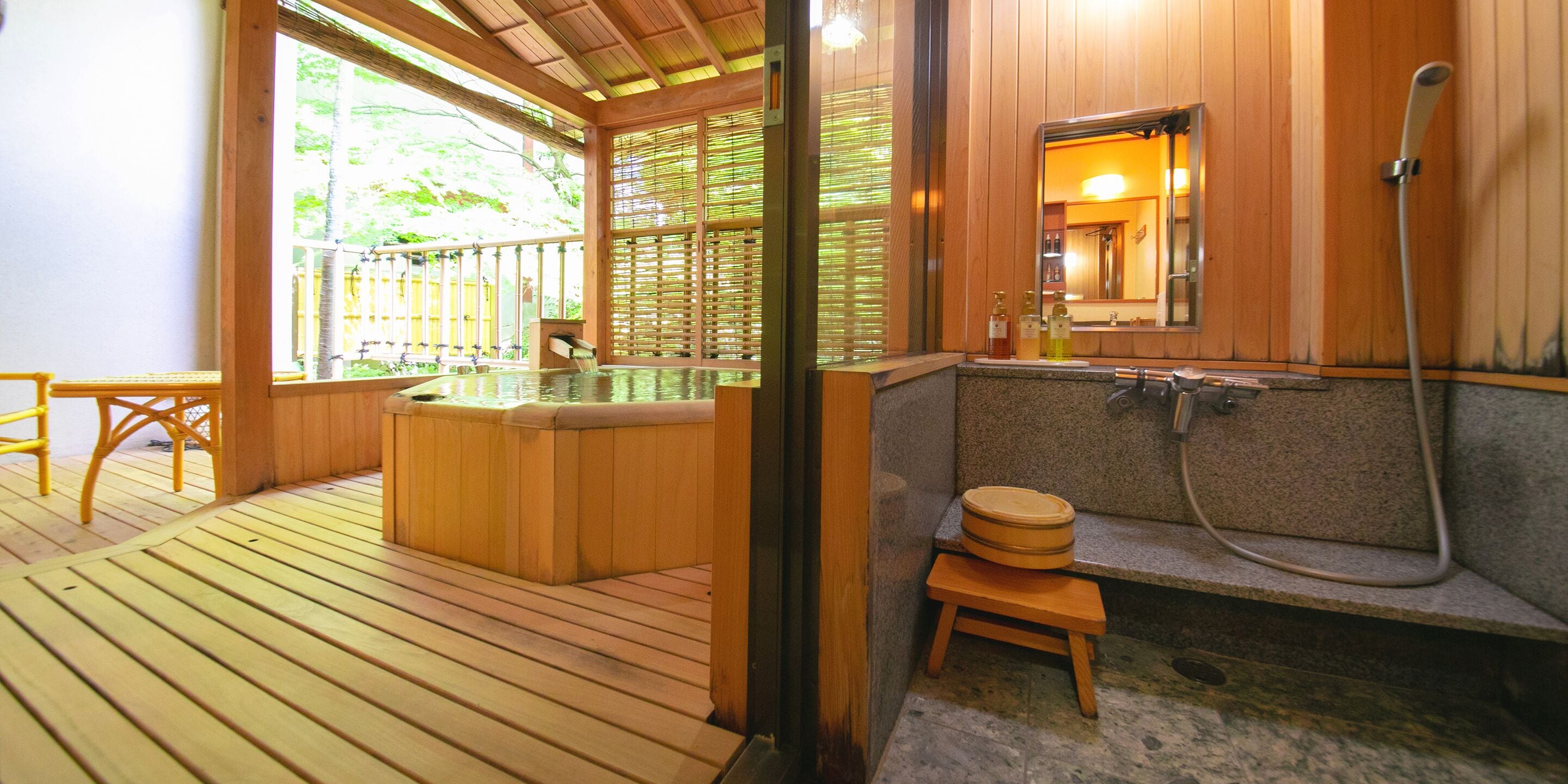 [露天風呂付客室] 客室特典付, 2 ベッドルーム, 喫煙可 | バスルーム | シャワー付き浴槽、バスアメニティ (無料)、ヘアドライヤー、スリッパ