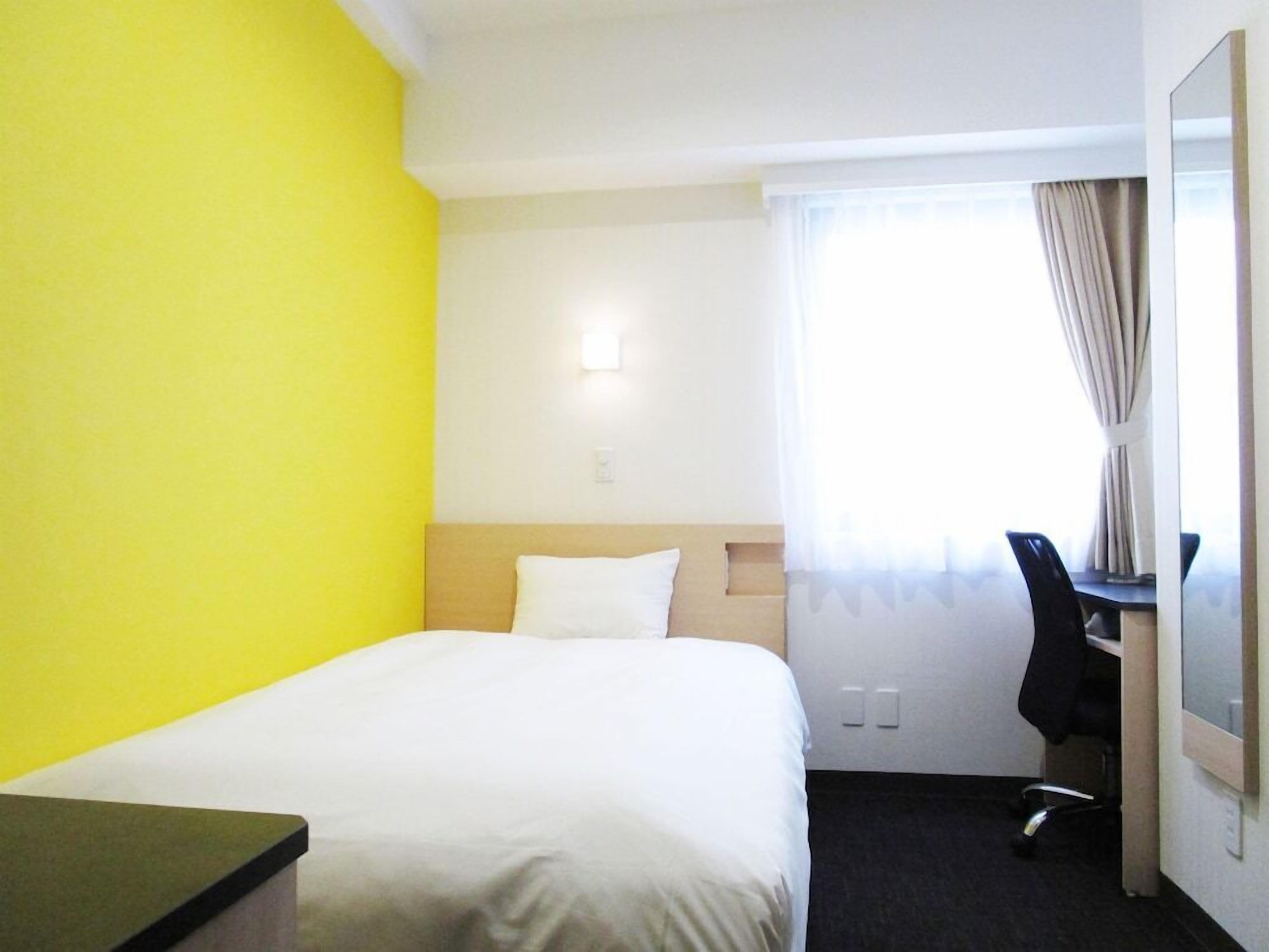 Desk, blackout drapes, free WiFi, bed sheets