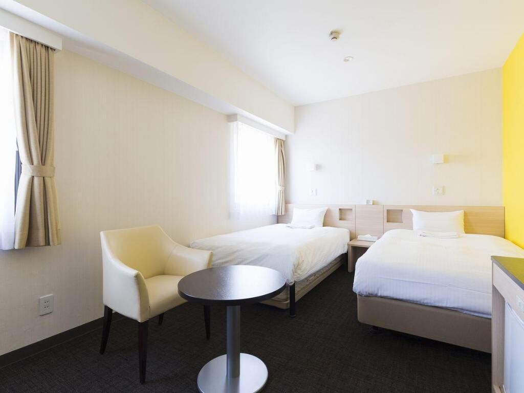 Desk, blackout drapes, free WiFi, bed sheets