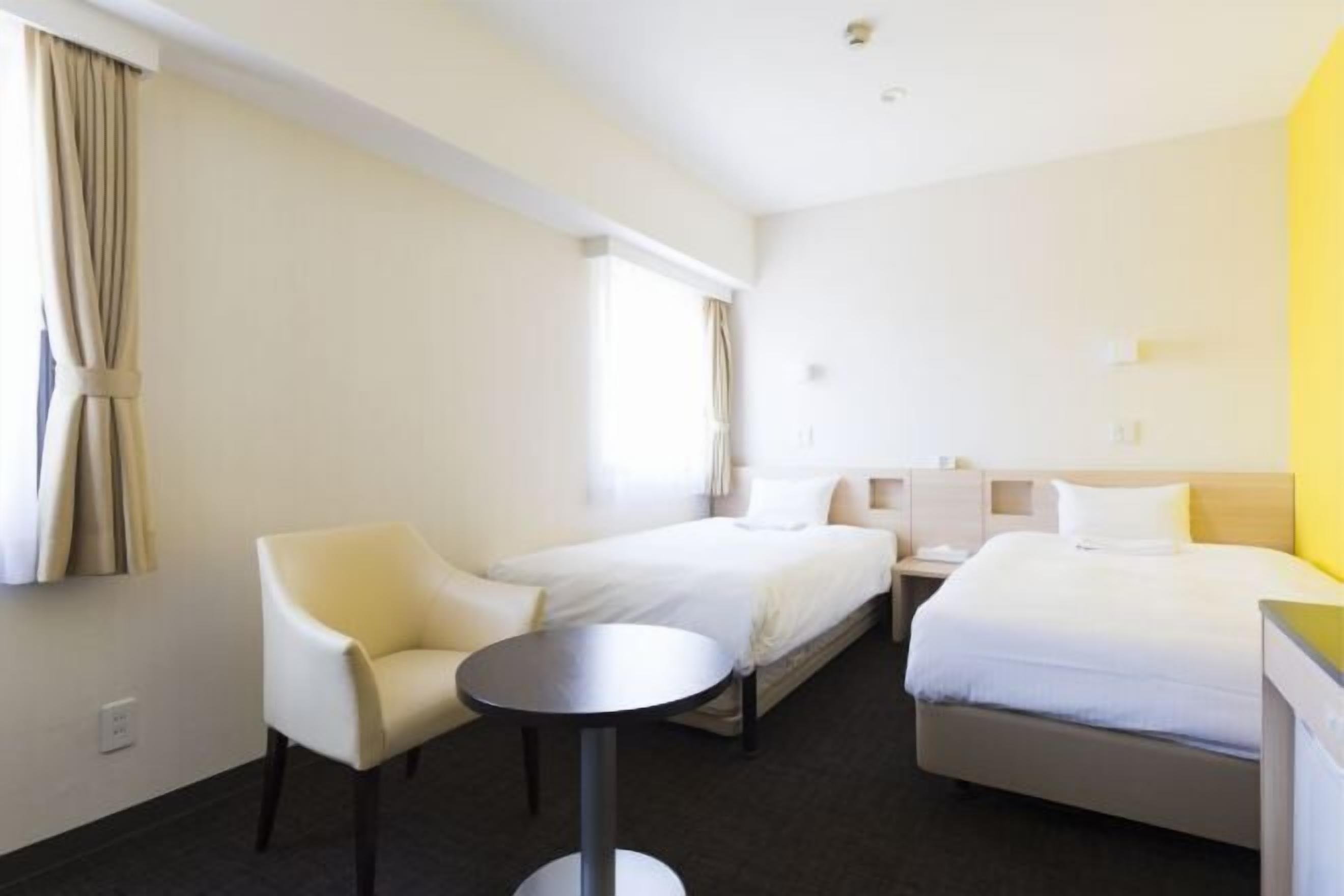 Desk, blackout drapes, free WiFi, bed sheets