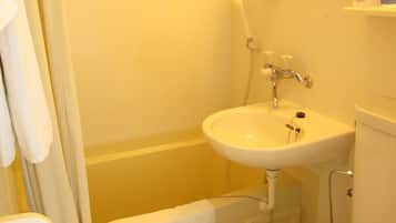 Combined shower/bathtub, deep-soaking bathtub, free toiletries