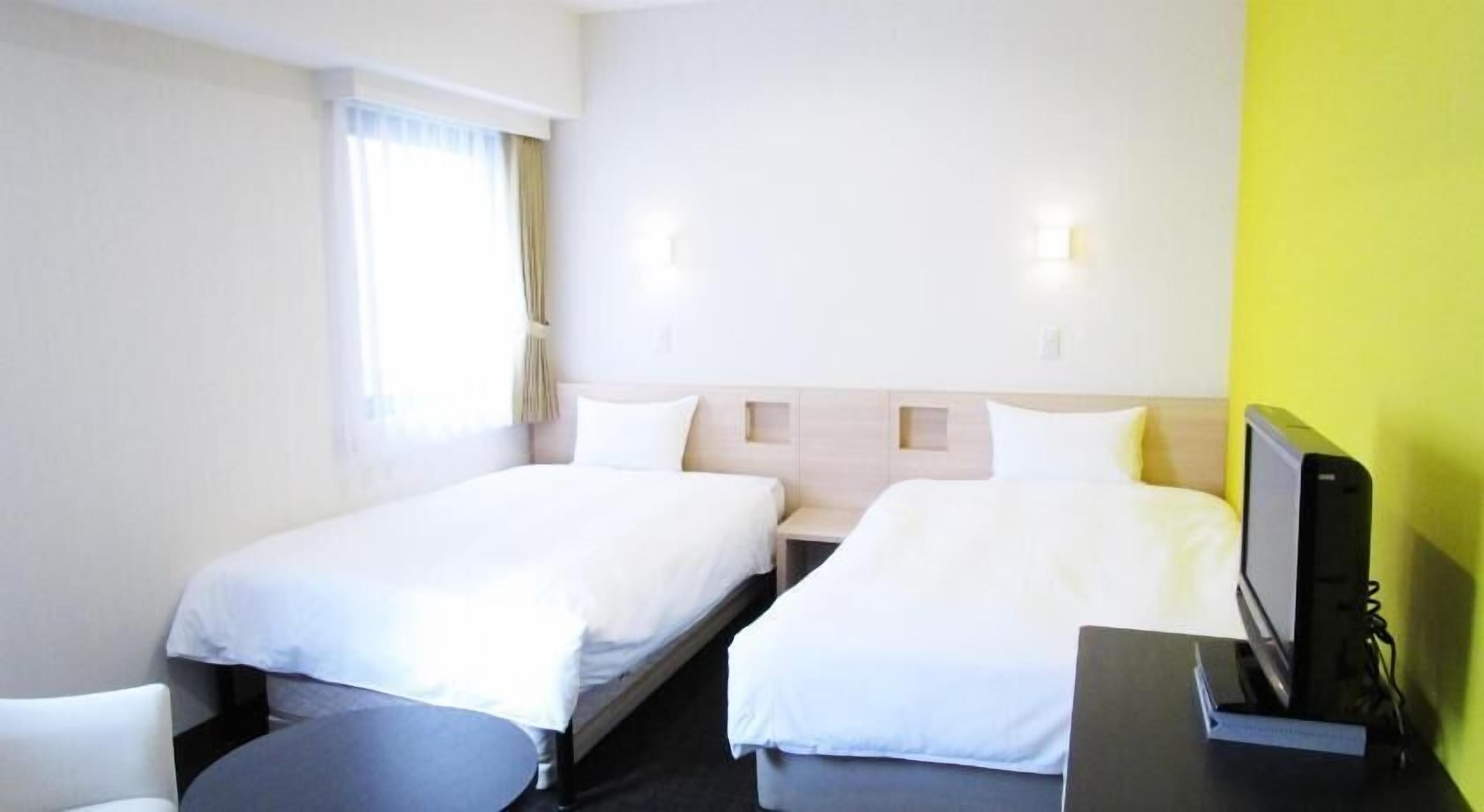 Desk, blackout drapes, free WiFi, bed sheets