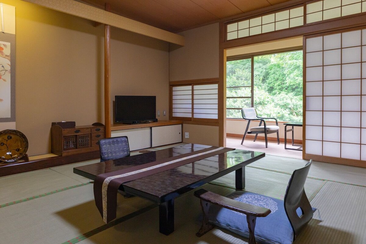 Japanese-style Room 18-25 ㎡