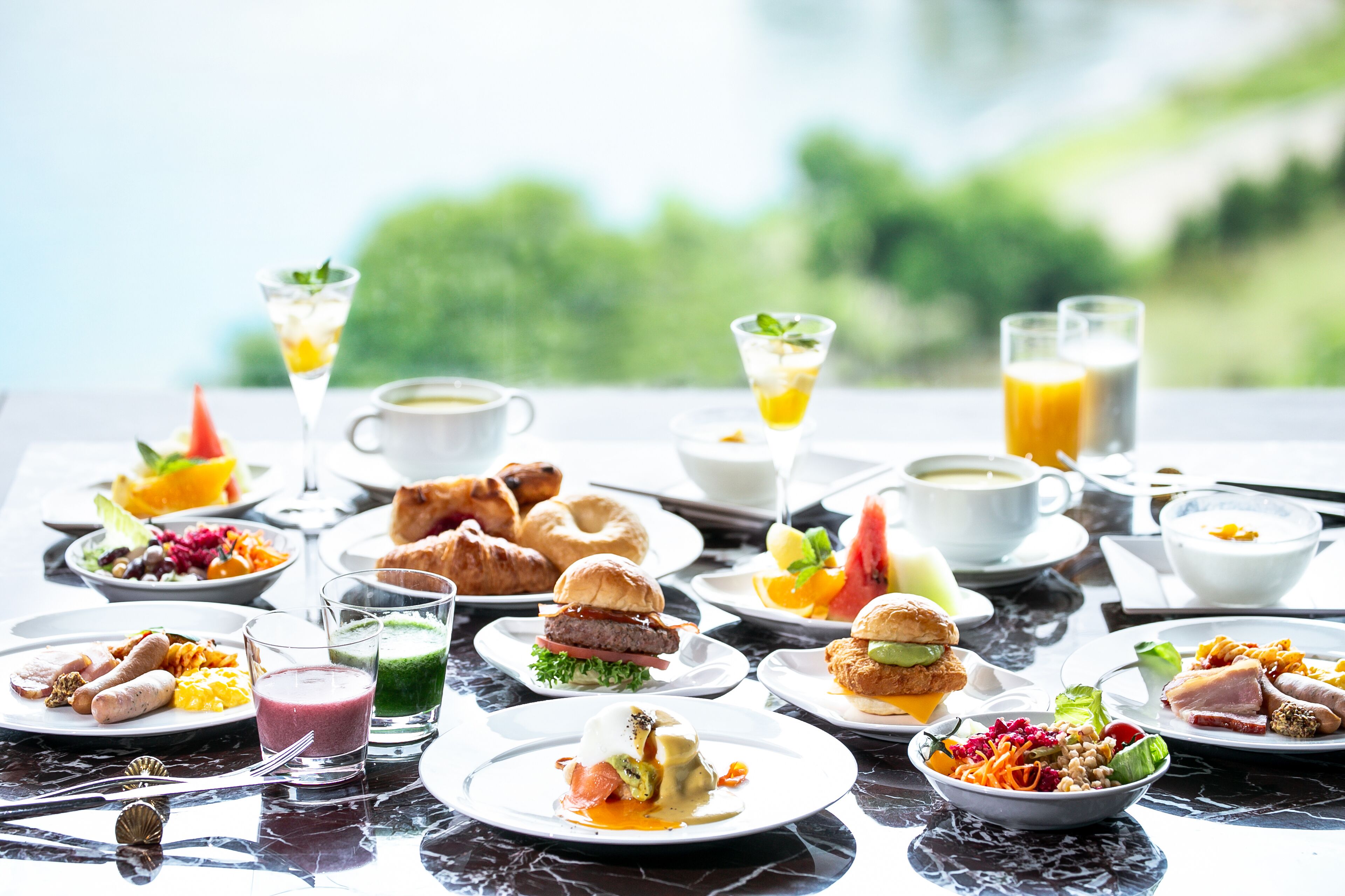 daily buffet breakfast (jpy 3025 per person)