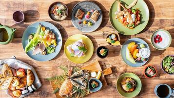 Daily buffet breakfast for a fee