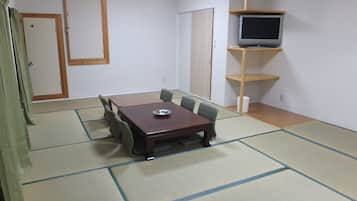 K Japanese Room, Shared Bathroom, Smoking | 1 bedroom, free WiFi, bed sheets