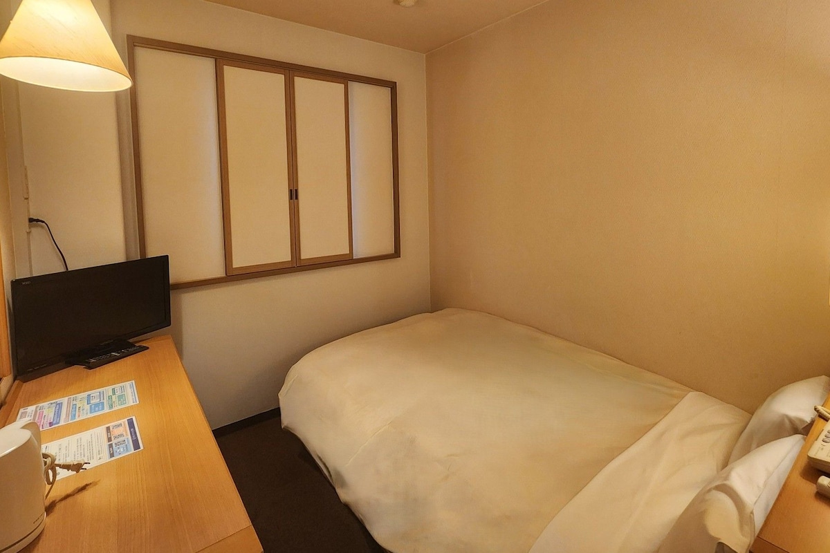 STANDARD SEMI DOUBLE ROOM
