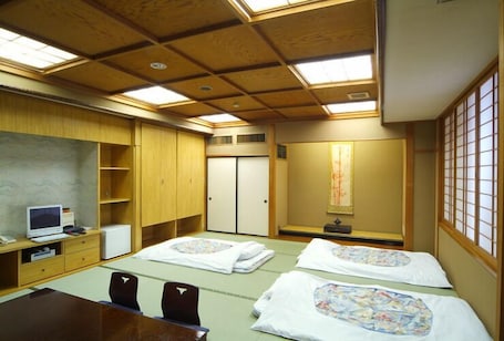 Room. Prince Hotel Takefu