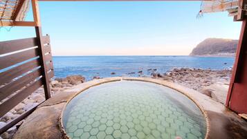 Bathtub spa outdoor