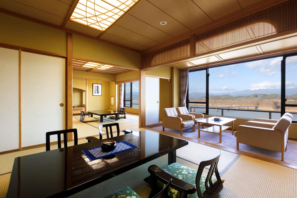 Superior Room, Non Smoking, Lake View | Minibar, free WiFi, bed sheets