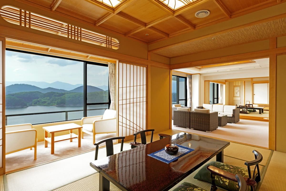 Deluxe Room, Non Smoking, Lake View