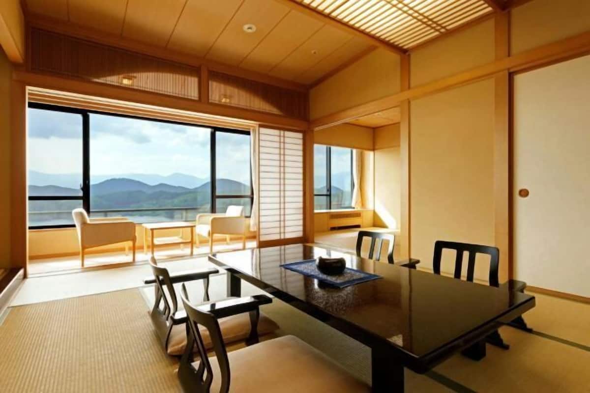 Dining | Japanese cuisine