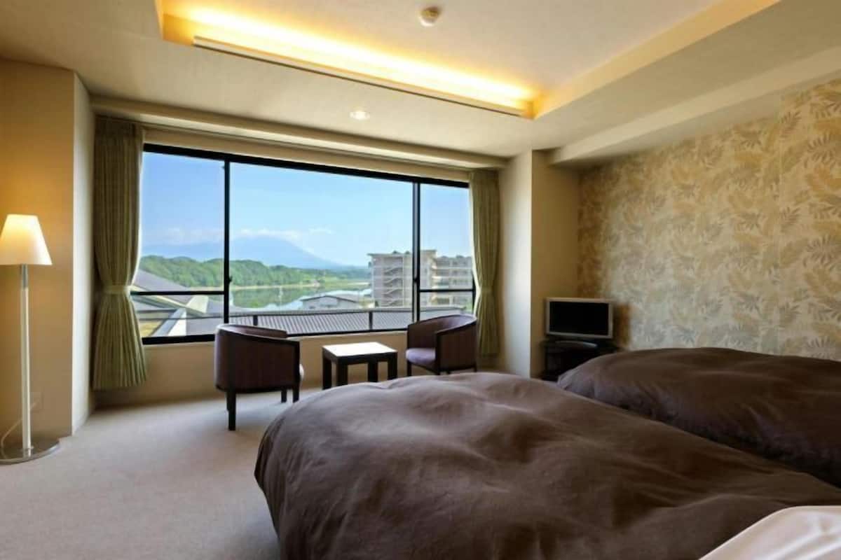 Minibar, Wi-Fi gratis, dan seprai linen