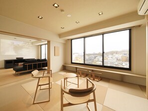 Executive-Zimmer, Nichtraucher, Stadtblick (Yubatake Side, Shower Only) | Zimmersafe, Schreibtisch