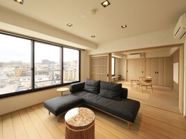 Yubatake Side Exective Room, Non-Smoking, Shower Only | Living area | Flat-screen TV