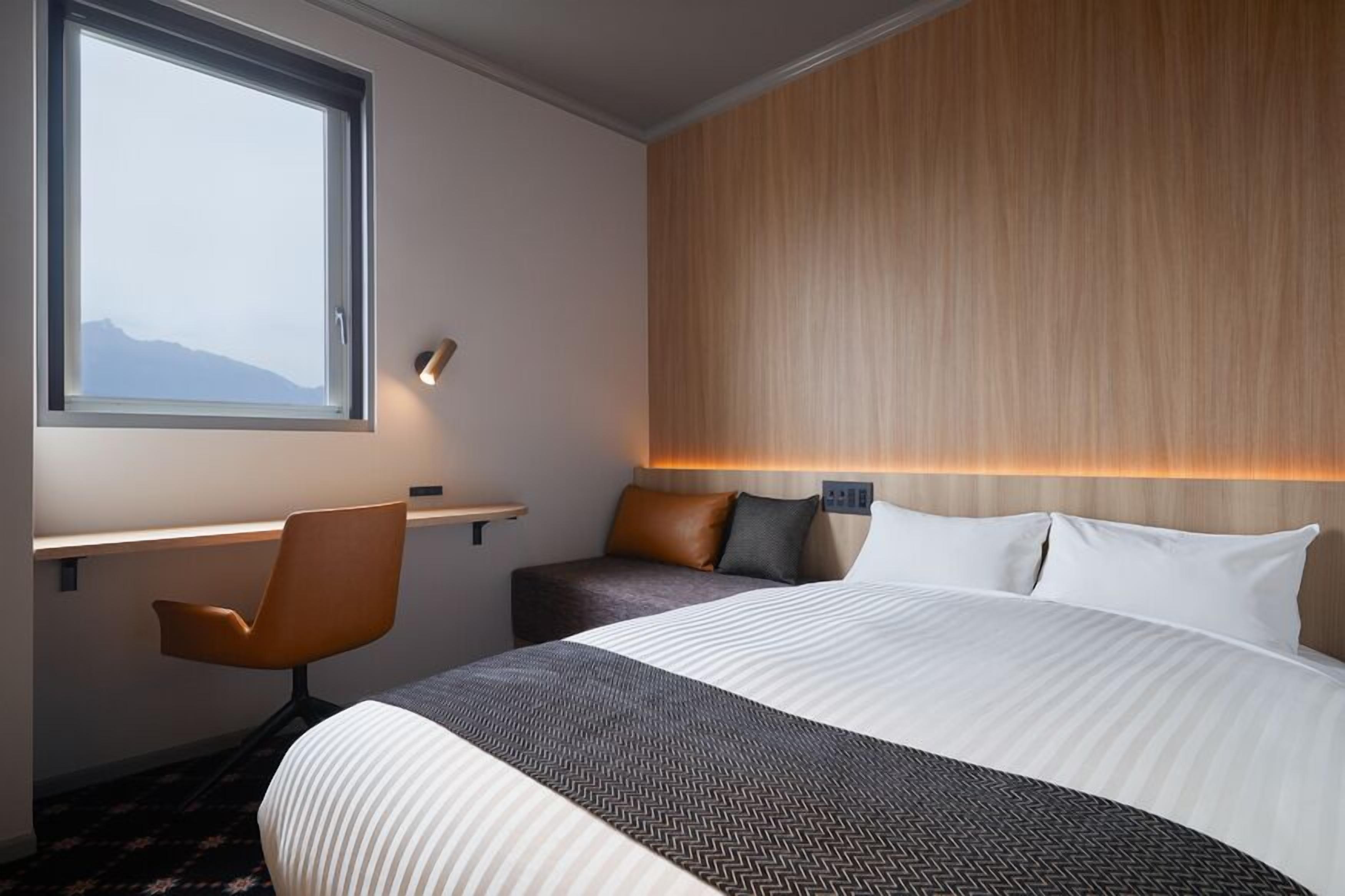 Blackout curtains, soundproofing, iron/ironing board, free WiFi