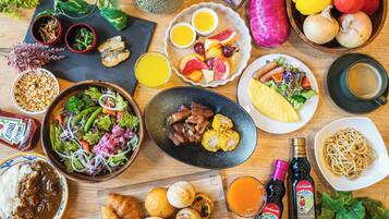 Desayuno buffet todos los días (con cargo)