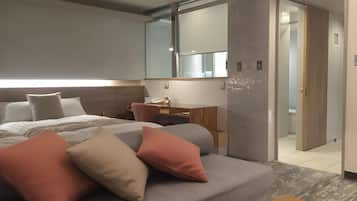 In-room safe, free WiFi