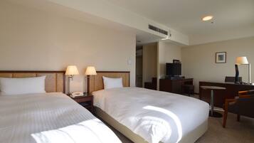Deluxe Twin Room, Non Smoking | Blackout drapes, iron/ironing board, free WiFi