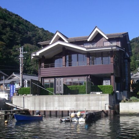 Exterior. Kojokan Pamco