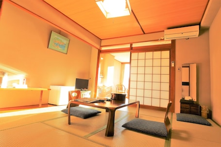 In-room safe, desk, free WiFi. Ashizuri Sunnyside Hotel