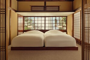 Shakunage Japanese style Luxury Villa with Outside Bath / River View | Premium bedding, down comforters, pillowtop beds, free minibar - Ochiairo (Izu)