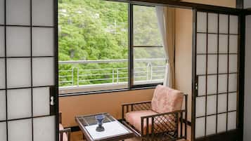 和室 スタンダードルーム 川側 | 1 室のベッドルーム、セーフティボックス (室内)、アイロン / アイロン台、WiFi (無料)
