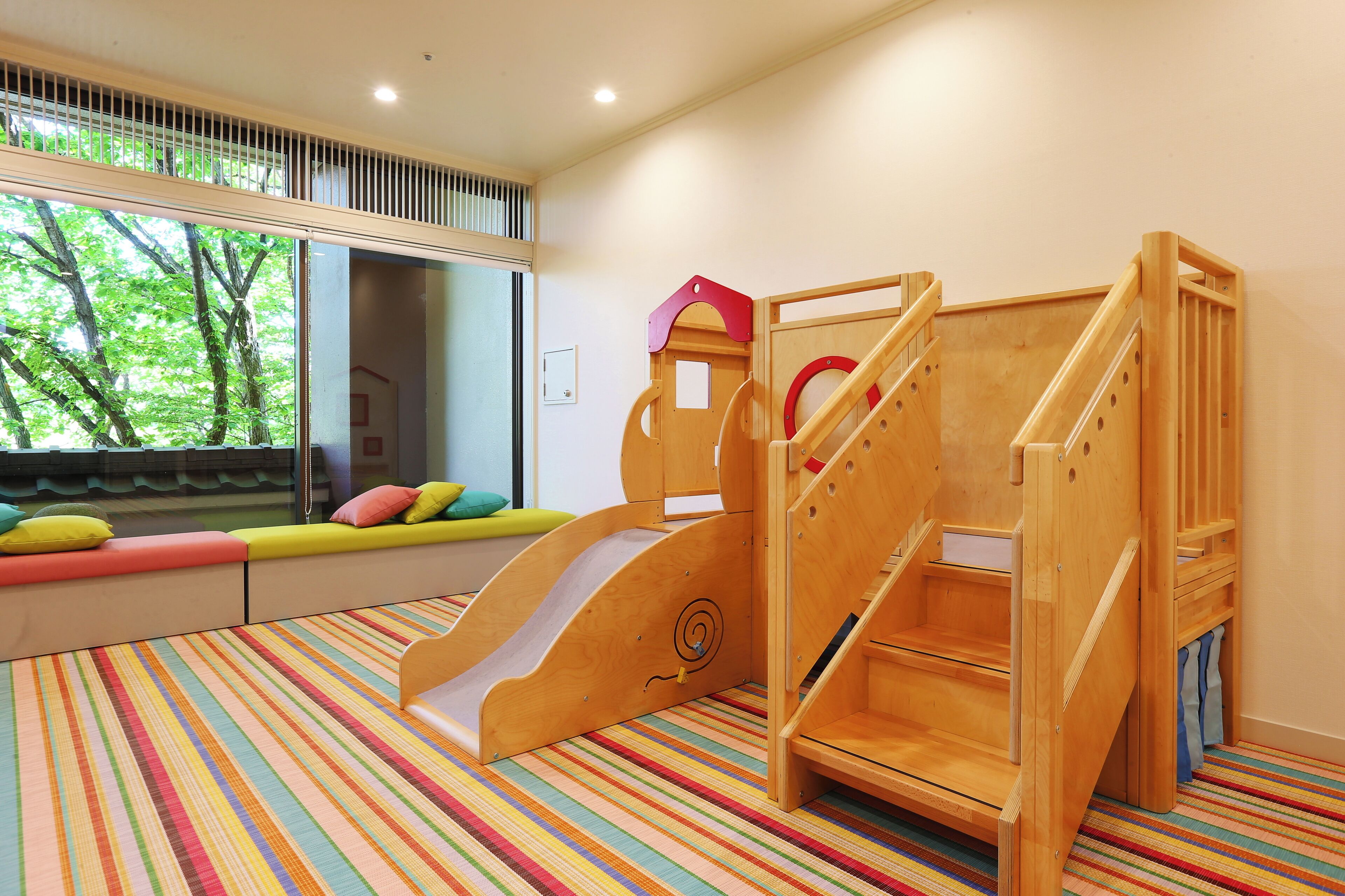 Área de juegos infantiles bajo techo