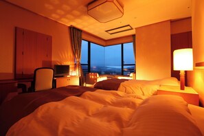 Couette en duvet d'oie, coffres-forts dans les chambres, bureau