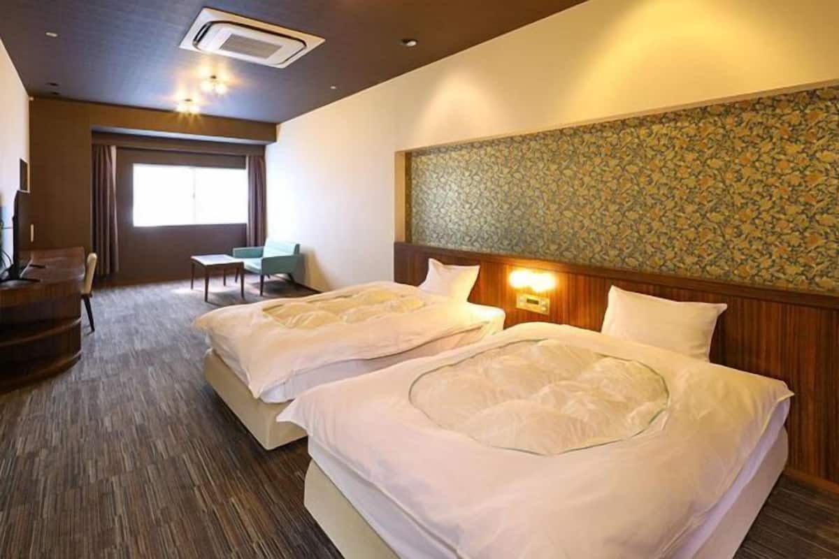 1 habitación, decoración personalizada y ropa de cama